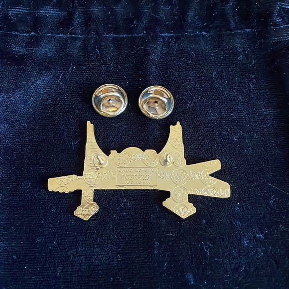 Hard Rock Cafe Pins - Picture 9 of 11